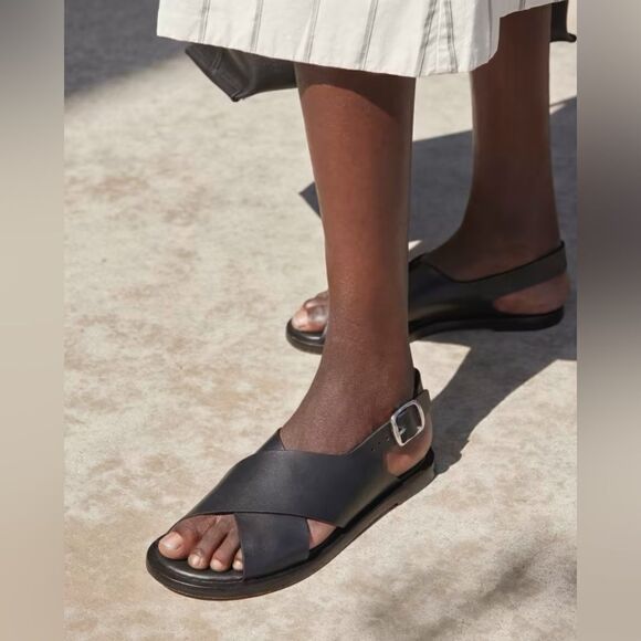 NEW Everlane The City Crossover Sandal in black - Picture 6 of 8
